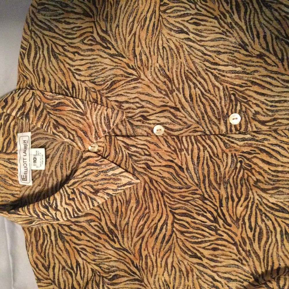 Blouse , 100% polyester, dry clean only